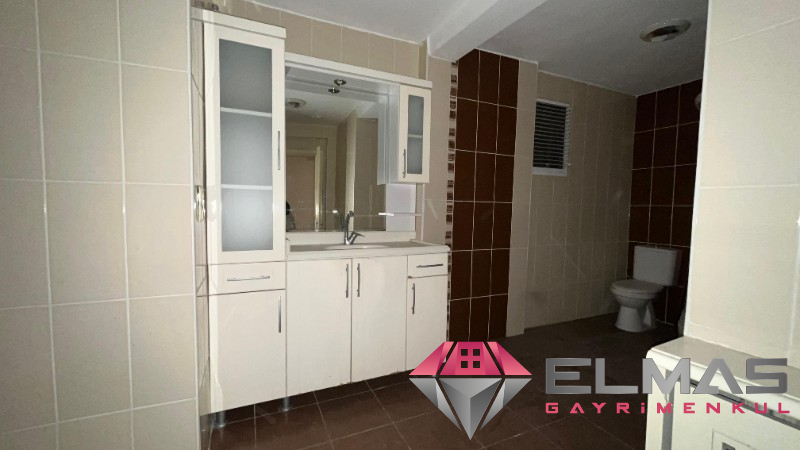 Elmas'tan İsmet İnönü Bulvarı Üzerinde 300m2 İş Yeri