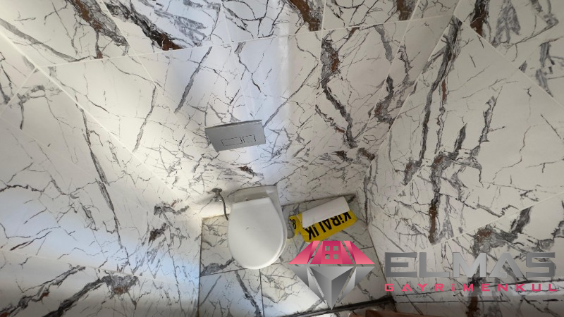 Elmas'tan Vatan Cd. Üzeri, Asma Kat + Bodrumlu, Köşe Başı Dükkan