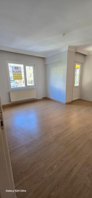 Maltepe İdealtepe’de, Bağdat Caddesi’ne Yalnızca 3 Dakika Mesafede Kiralık 2+1 Daire