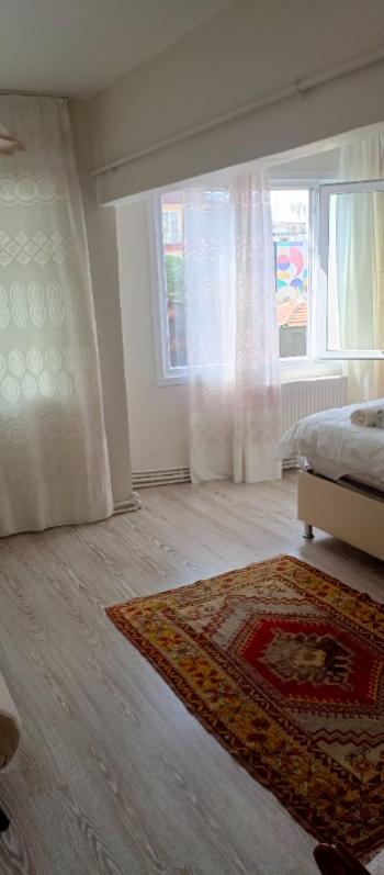 KADIKÖY MERKEZ 2+1 EŞYALI KİRALIK DAİRE