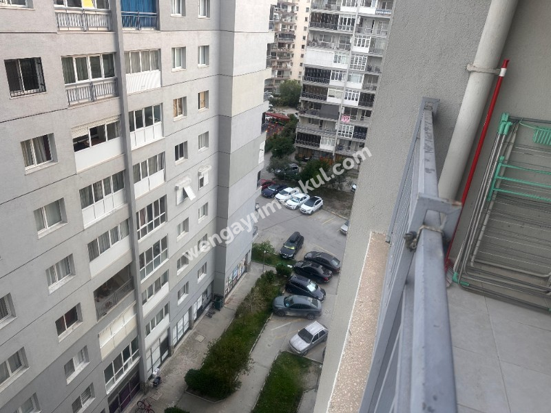 Tunç Tuncer gayrimenkul den bayraklı Tepekule deseyhan kent sitesinde 3+1 satılık daire 