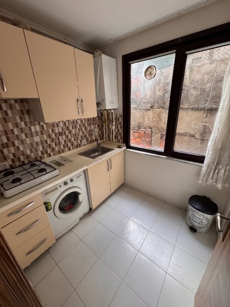 Çağlayan Adliyesi ve Metrobüse Yakın 1+1 Eşyalı Satılık Daire