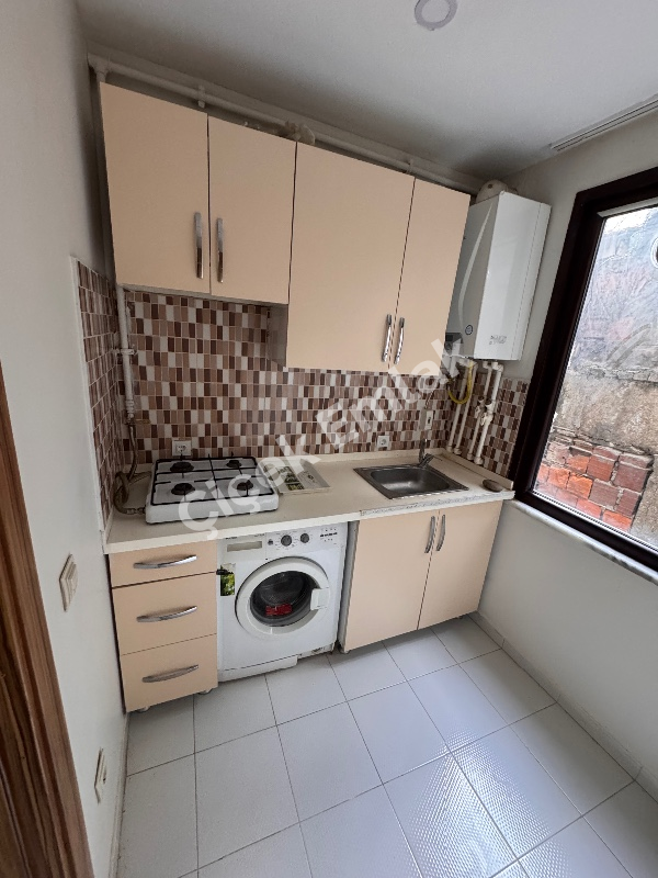 Çağlayan Adliyesi ve Metrobüse Yakın 1+1 Eşyalı Satılık Daire