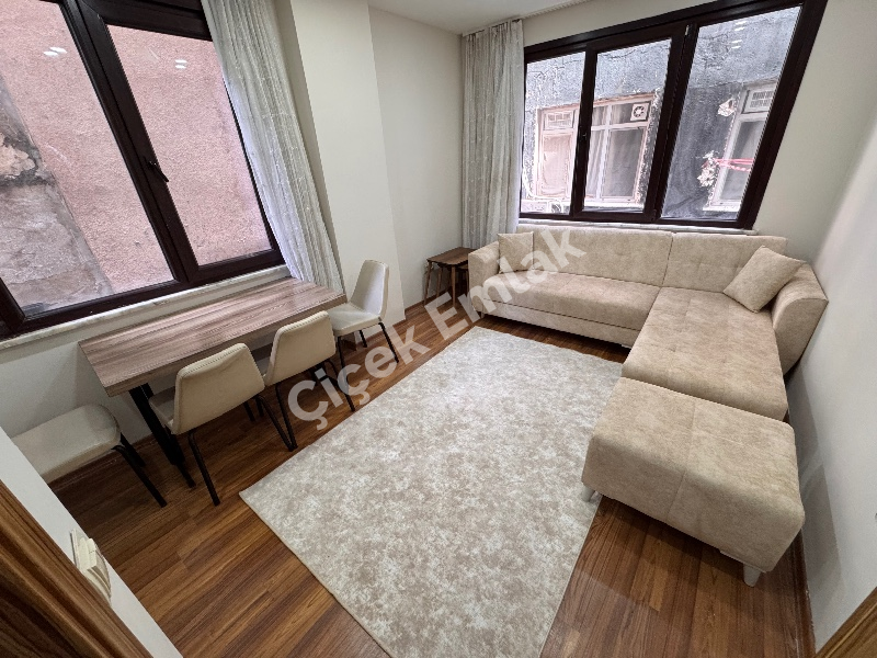 Çağlayan Adliyesi ve Metrobüse Yakın 1+1 Eşyalı Satılık Daire