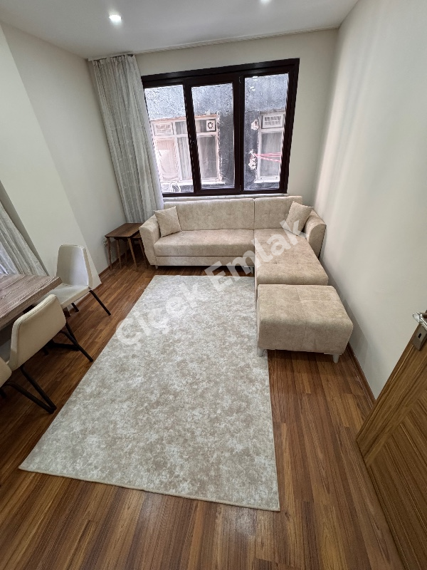 Çağlayan Adliyesi ve Metrobüse Yakın 1+1 Eşyalı Satılık Daire