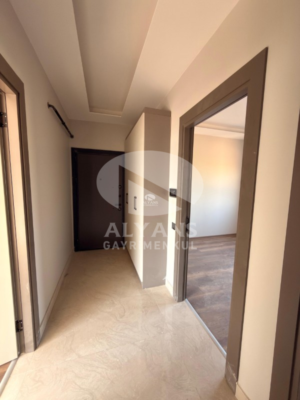 ALYANS'TAN MERKEZ MH.'DE TEK BLOK JENERATÖRLÜ OTOPARKLI 2+1