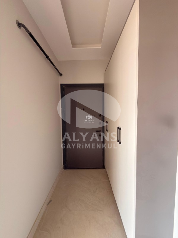 ALYANS'TAN MERKEZ MH.'DE TEK BLOK JENERATÖRLÜ OTOPARKLI 2+1