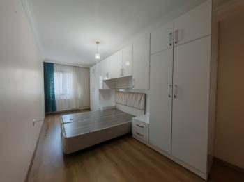 SELÇUK 14 MAYIS MAHALLESİNDE SATILIK ARA KAT BAKIMLI 2+1 DAİRE