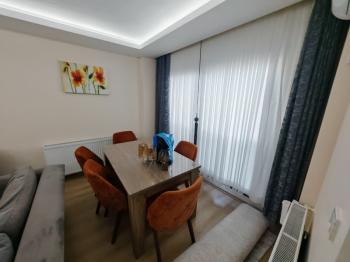 SELÇUK 14 MAYIS MAHALLESİNDE SATILIK ARA KAT BAKIMLI 2+1 DAİRE