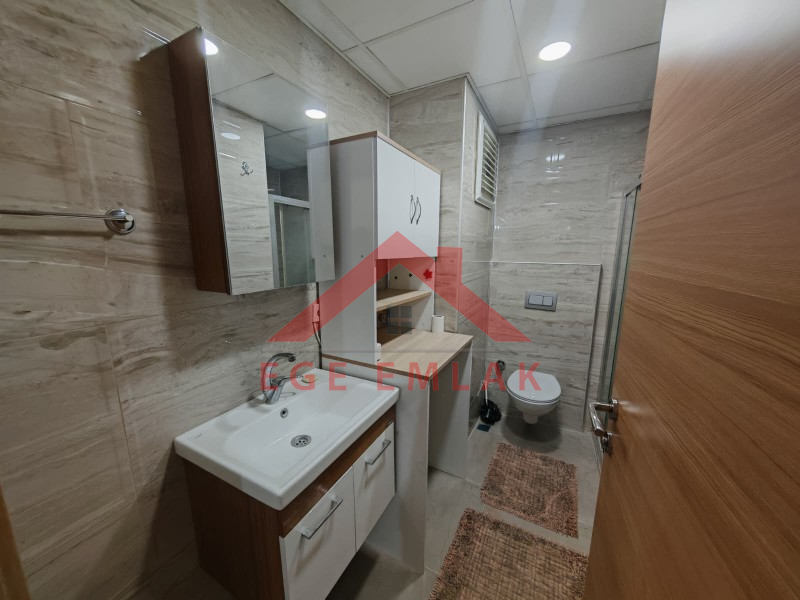 SELÇUK 14 MAYIS MAHALLESİNDE SATILIK ARA KAT BAKIMLI 2+1 DAİRE