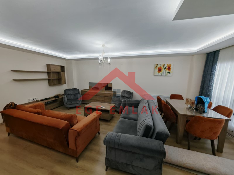 SELÇUK 14 MAYIS MAHALLESİNDE SATILIK ARA KAT BAKIMLI 2+1 DAİRE