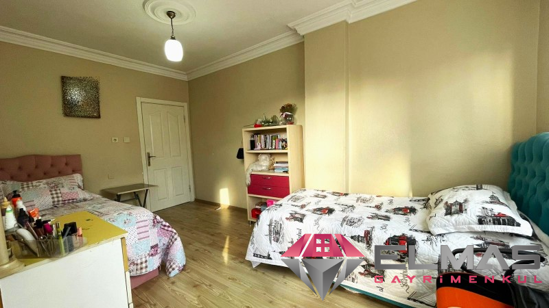 Elmas’tan Bahçelievler’de Merkezi Konumlu Bağımsız Mutfak 3+1