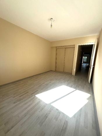 Bornova’nın en güzel sokağı ebeveyn banyolu 3+1