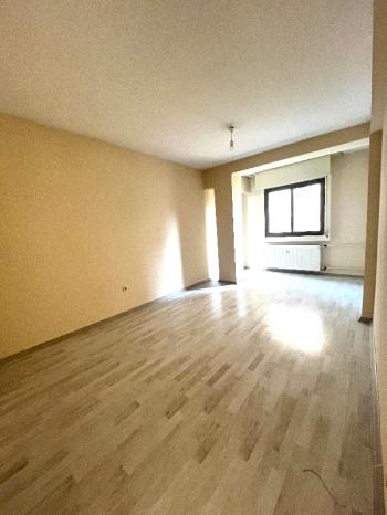 Bornova’nın en güzel sokağı ebeveyn banyolu 3+1