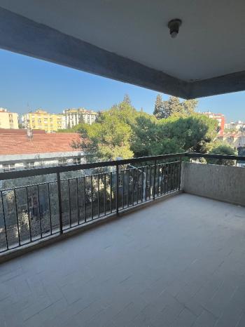 Bornova’nın en güzel sokağı ebeveyn banyolu 3+1