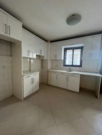 Bornova’nın en güzel sokağı ebeveyn banyolu 3+1