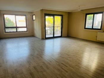 Bornova’nın en güzel sokağı ebeveyn banyolu 3+1