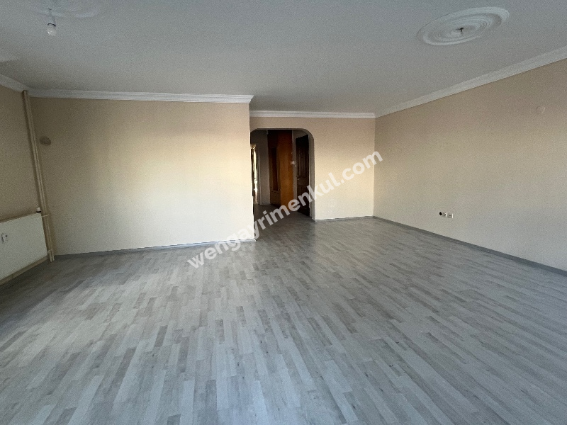 Bornova’nın en güzel sokağı ebeveyn banyolu 3+1