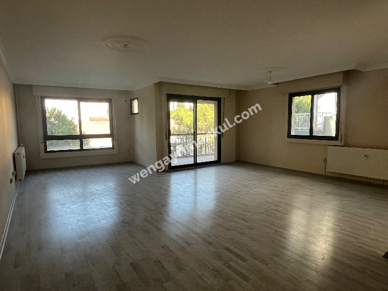 Bornova’nın en güzel sokağı ebeveyn banyolu 3+1