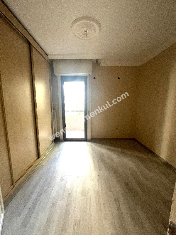 Bornova’nın en güzel sokağı ebeveyn banyolu 3+1