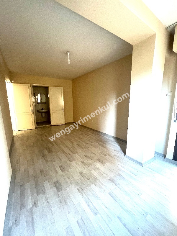 Bornova’nın en güzel sokağı ebeveyn banyolu 3+1