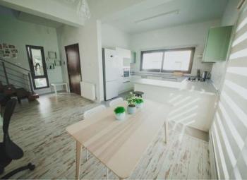  KKTC Girne Karaoğlanoğlu Bölgesinde GAU' ye yürüyüş mesafesinde Yüzme Havuzlu Site İçerisinde Kiralık Müstakil 2 Yatak Odalı Villa