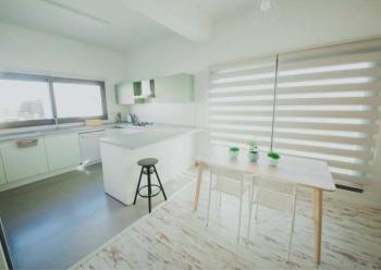  KKTC Girne Karaoğlanoğlu Bölgesinde GAU' ye yürüyüş mesafesinde Yüzme Havuzlu Site İçerisinde Kiralık Müstakil 2 Yatak Odalı Villa