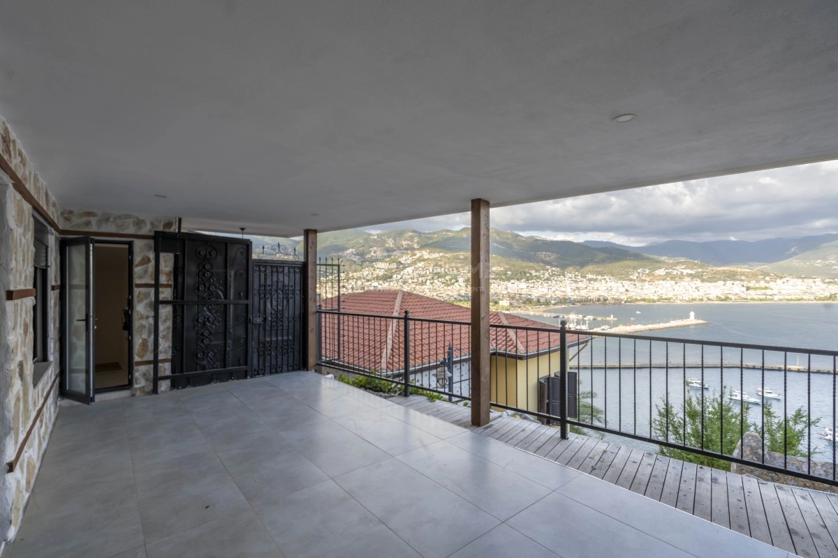 Tarihi Alanya Kalesinde Lüks Daire