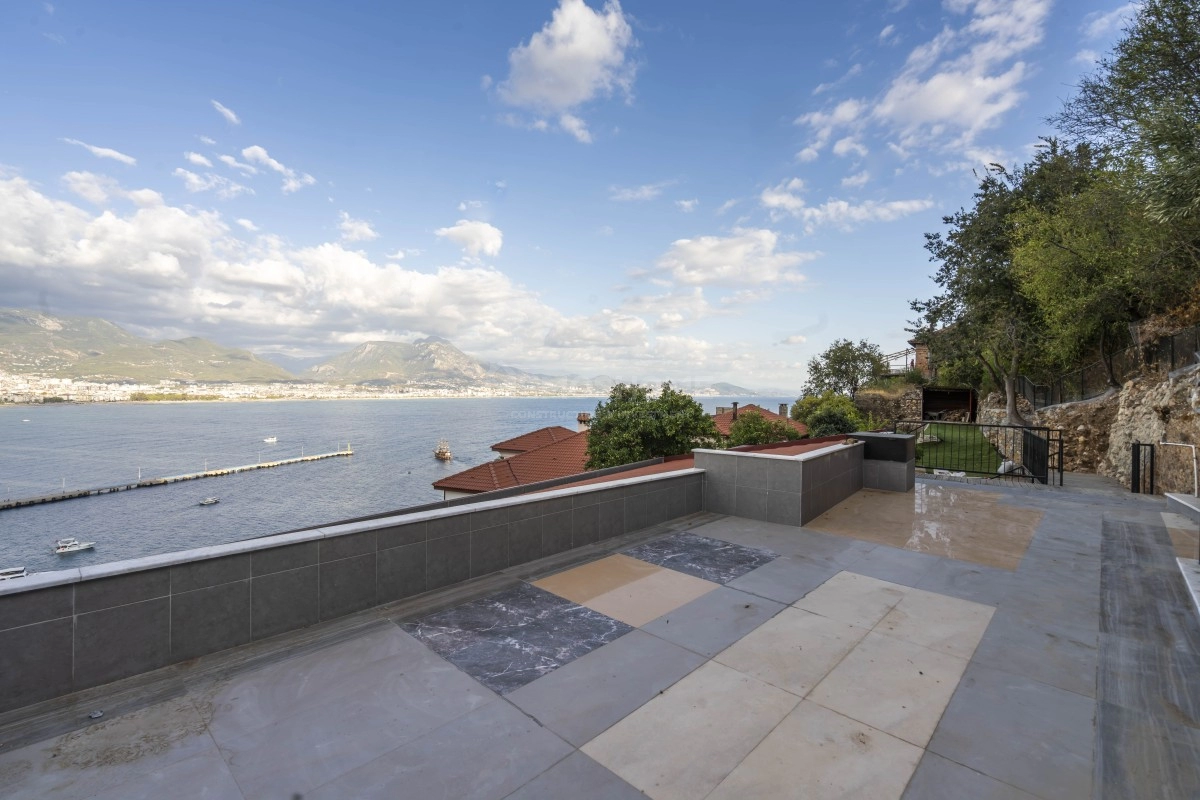 Tarihi Alanya Kalesinde Lüks Daire