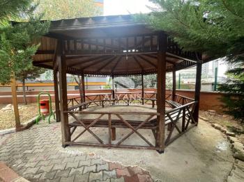 ALYANS'TAN HARİKA LOKASYONDA SİTE İÇERİSİNDE FULL EŞYALI 2+1