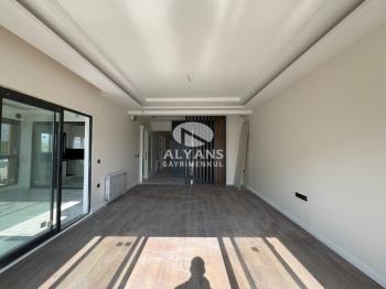 ALYANS'TAN ŞEHRİN GELİŞEN BÖLGESİNDE MUAZZAM İŞÇİLİĞİYLE 4+1