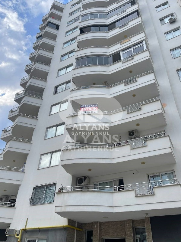 ALYANS'TAN HARİKA LOKASYONDA SİTE İÇERİSİNDE FULL EŞYALI 2+1