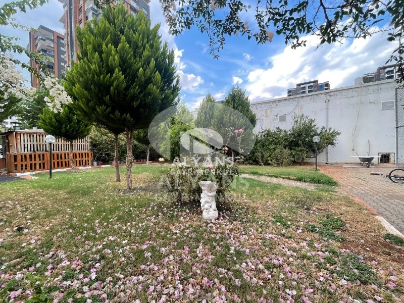 ALYANS'TAN HARİKA LOKASYONDA SİTE İÇERİSİNDE FULL EŞYALI 2+1