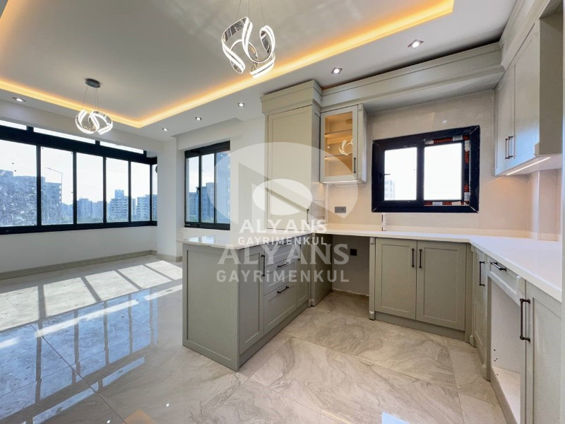 ALYANS'TAN ŞIKLIĞIYLA GÖZ DOLDURAN BAĞIMSIZ MUTFAK GENİŞ 2+1