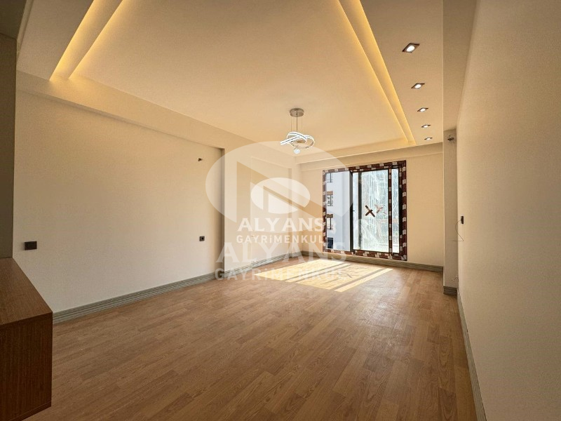 ALYANS'TAN ŞIKLIĞIYLA GÖZ DOLDURAN BAĞIMSIZ MUTFAK GENİŞ 2+1