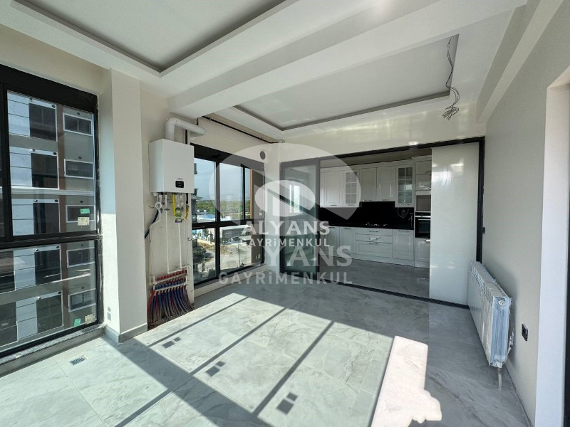 ALYANS'TAN ŞEHRİN GELİŞEN BÖLGESİNDE MUAZZAM İŞÇİLİĞİYLE 4+1