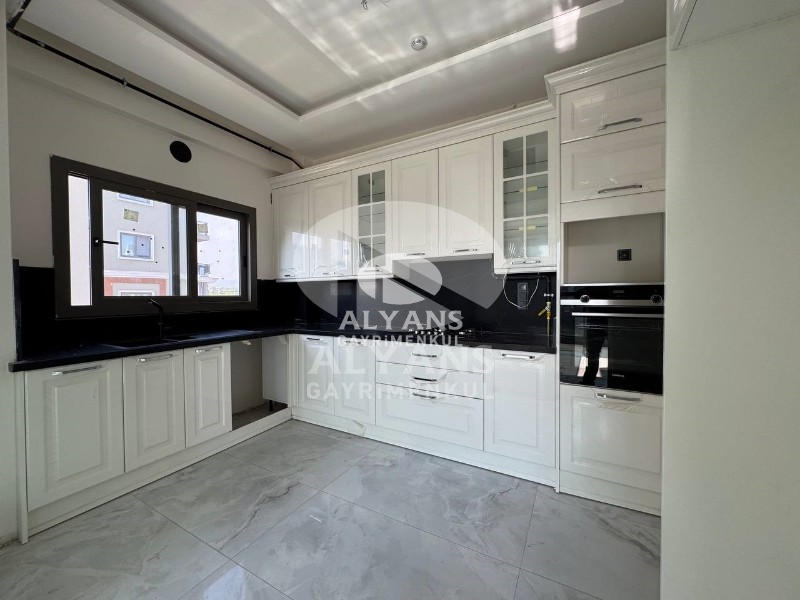 ALYANS'TAN ŞEHRİN GELİŞEN BÖLGESİNDE MUAZZAM İŞÇİLİĞİYLE 4+1