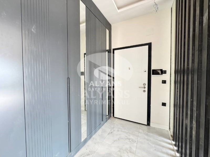 ALYANS'TAN ŞEHRİN GELİŞEN BÖLGESİNDE MUAZZAM İŞÇİLİĞİYLE 4+1