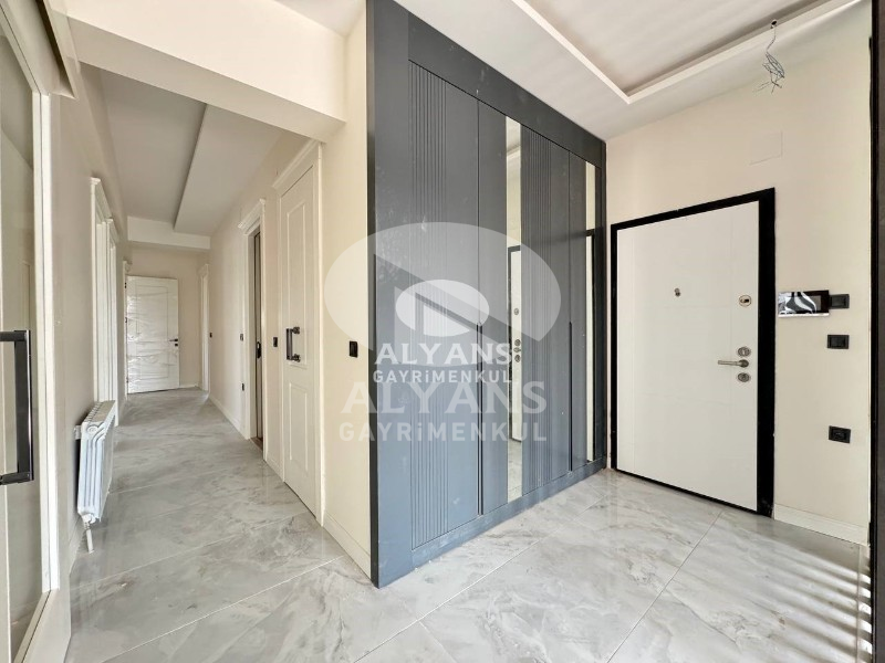 ALYANS'TAN ŞEHRİN GELİŞEN BÖLGESİNDE MUAZZAM İŞÇİLİĞİYLE 4+1