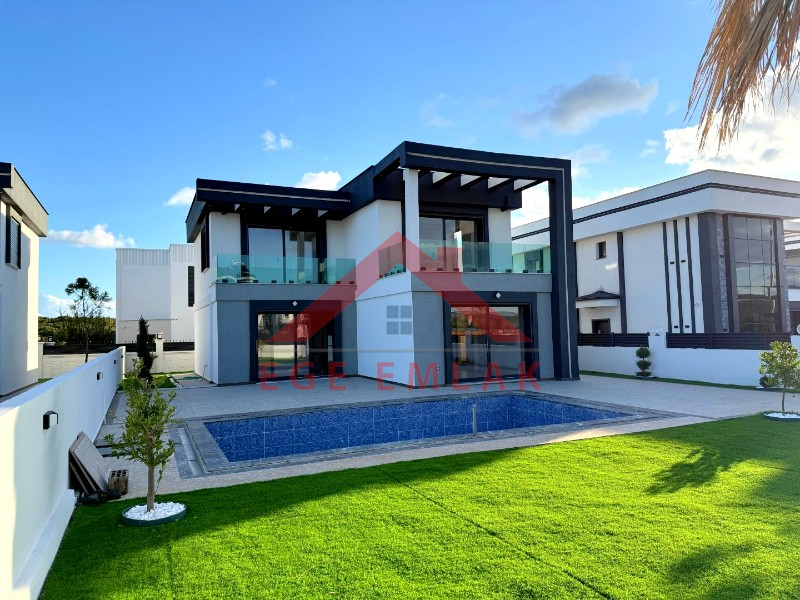 Didim Efeler Mahallesinde 500 M2 Arsa Üzerinde Satılık Villa