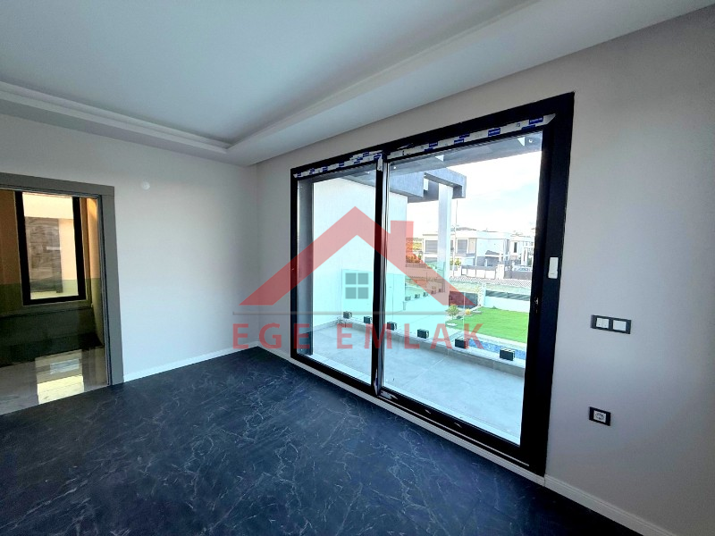 Didim Efeler Mahallesinde 500 M2 Arsa Üzerinde Satılık Villa