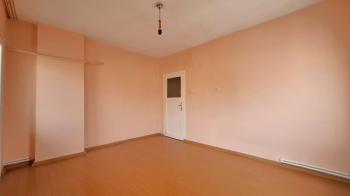 Elmas’tan Menteş Mah’de Doğalgazlı Bağımsız Mutfak 3+1