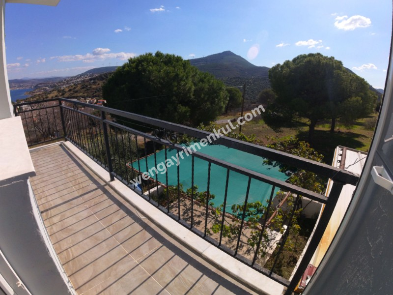 Tunç Tuncer gayrimenkul den İzmir yeni Foça da satılık dubleks villa 