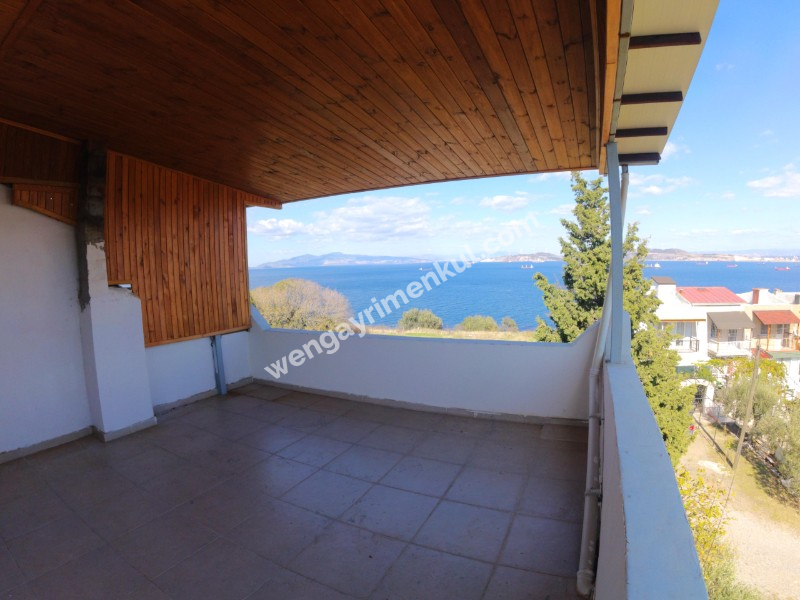 Tunç Tuncer gayrimenkul den İzmir yeni Foça da satılık dubleks villa 