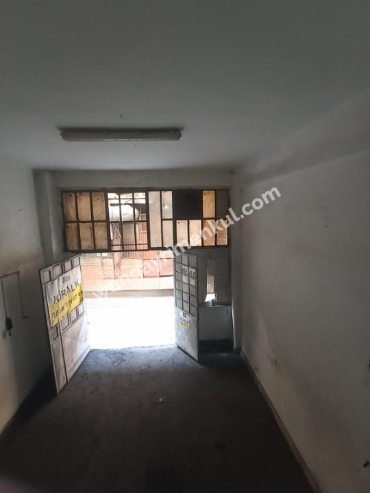 Bayrampaşa Özdericiler Sanayi Sitesi E Blok’ta 65 m² asma katlı yüksek girişli imalathane