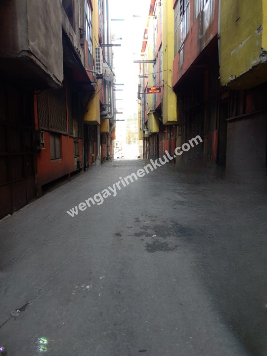 Bayrampaşa Özdericiler Sanayi Sitesi E Blok’ta 65 m² asma katlı yüksek girişli imalathane