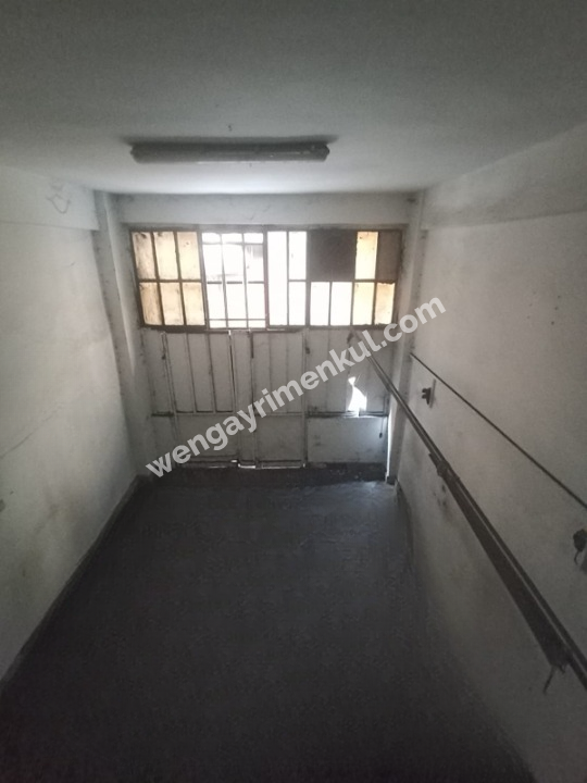 Bayrampaşa Özdericiler Sanayi Sitesi E Blok’ta 65 m² asma katlı yüksek girişli imalathane