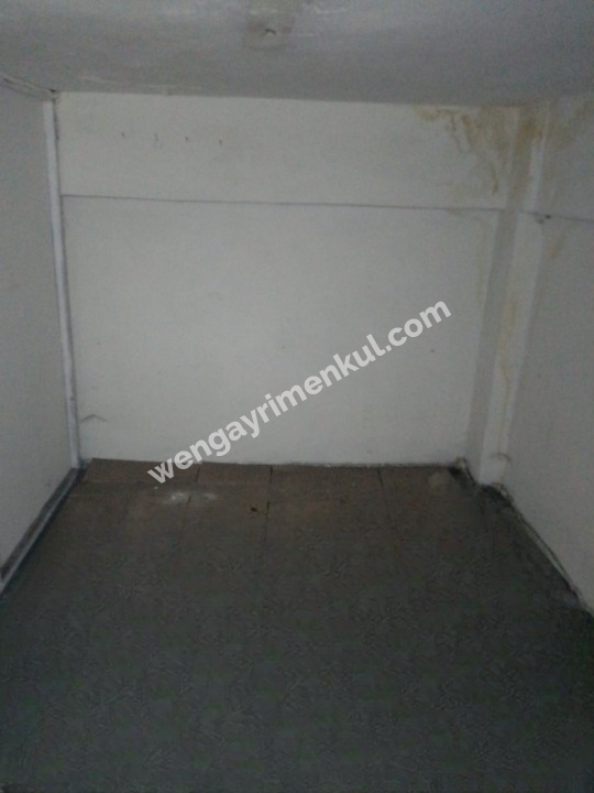 Bayrampaşa Özdericiler Sanayi Sitesi E Blok’ta 65 m² asma katlı yüksek girişli imalathane