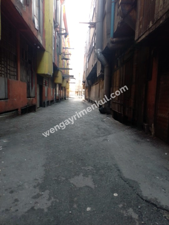 Bayrampaşa Özdericiler Sanayi Sitesi E Blok’ta 65 m² asma katlı yüksek girişli imalathane