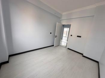 GÜVENAY - ÇORUM BAHÇELİEVLER ANADOLU LİSESİ YANI ARA KAT SATILIK 3+1 DAİRE 